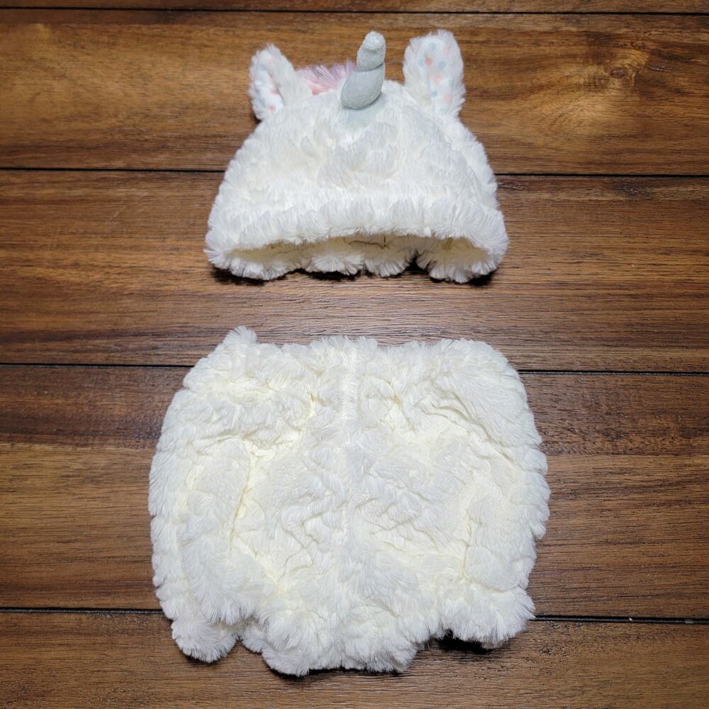 2Pc Ebba White Faux Fur Infant Unicorn Cap & Bottoms - Size Newborn